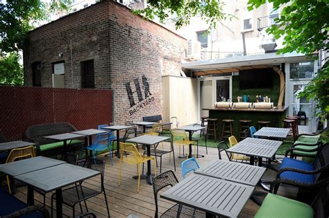 Pretty Restaurant Backyards To Soak Up The Last Rays Of Summer