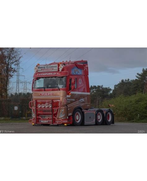 83752 Volvo FH5 Globetrotter XL 6x2 Tank ISO Container Trailer