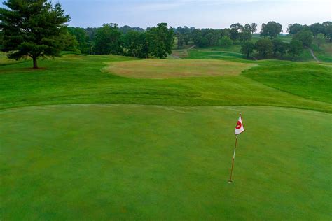 Island Green: Challenging Golf Course and Breathtaking Views