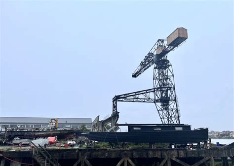 Inauguration De La Grue Noire Nantes Lumisson