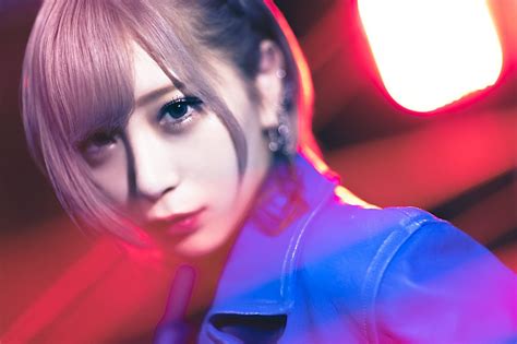 Reona、映像作品『reona One Man Concert Tour Unknown Live At Pacifico Yokohama』全曲試聴動画を公開 Daily News