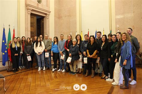 Munic Pio De Silves Atribuiu Bolsas De Estudo A Alunos Universit Rios