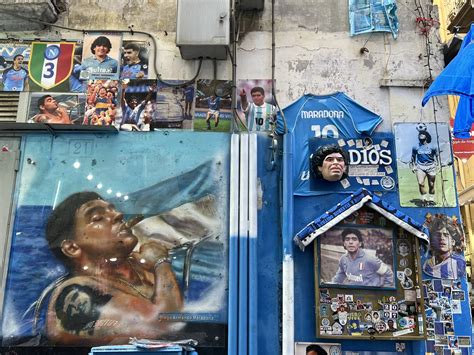 Murales de Maradona en Nápoles (y otros rincones maradonianos) | Magia