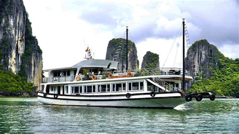 Tour Hạ Long Trong Ngày Du Thuyền Wego Halong Cruise