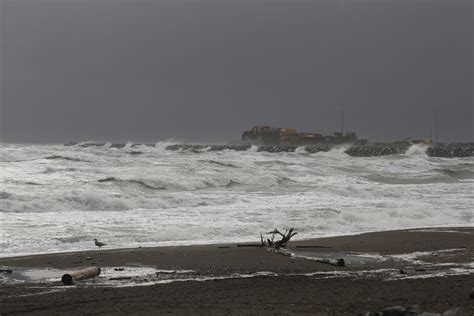 Alaska Braces For Floods Power Outages As Huge Storm Nears Ap News