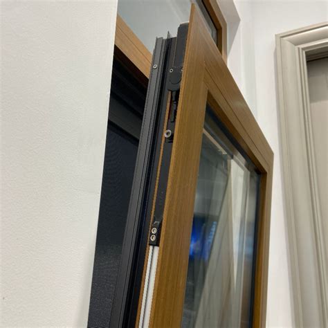 Aluminium Framed Wood Grain Tilt And Turn Casement Windows China