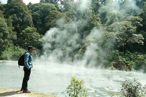 Jalan Jalan Ke Kawah Kamojang Garut Untuk Nikmati Berendam Air Panas