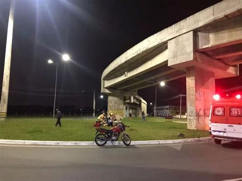 Motoboy Despenca De Viaduto De M E Socorrido Em Estado Grave Na