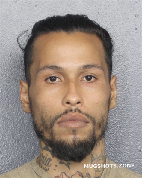 PEREZ JONATHAN 05 22 2024 Broward County Mugshots Zone