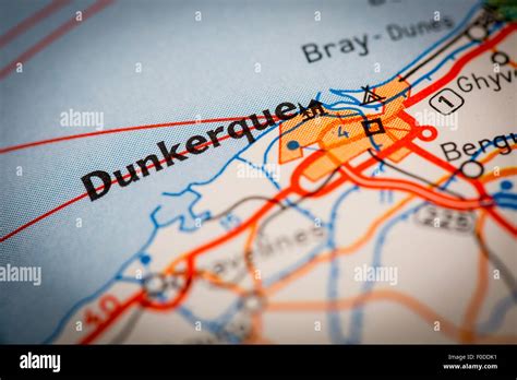 Fotografía: Mapa de la ciudad de Dunkerque en un mapa de carreteras ...