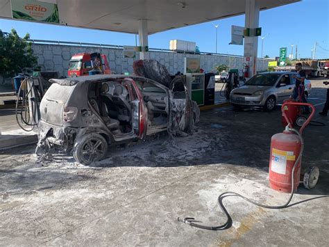 Portal Zap Chocante Carro Explode Em Posto De Gasolina E Deixa Três Mulheres Feridas