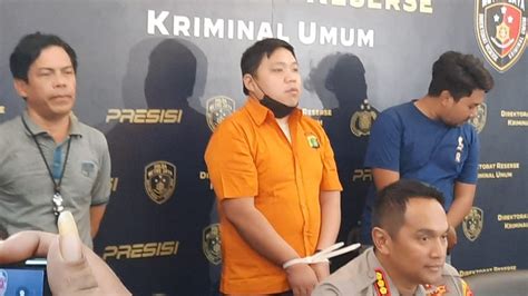 Viral Aksi Koboi Jalanan Sok Jago Tenteng Pistol Di Exit Tol Tomang