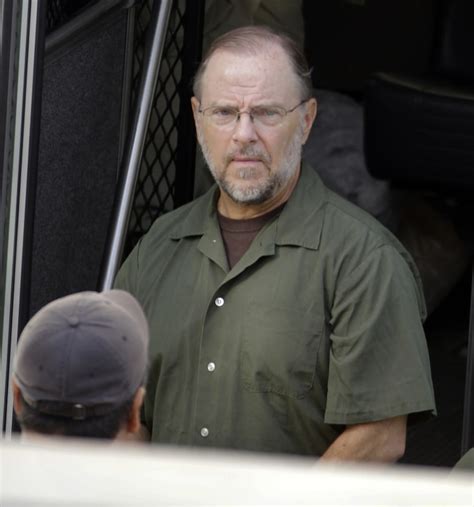 Disgraced Enron chief Jeffrey Skilling released from federal custody