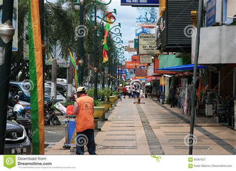 Street Life in Pekanbaru Indonesia Editorial Photography - Image of parker, pekanbaru: 85067627