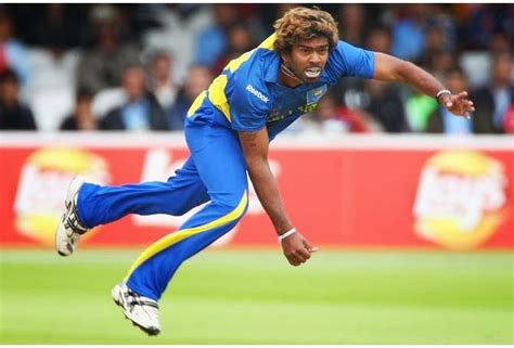 sports: Lasith malinga bowling