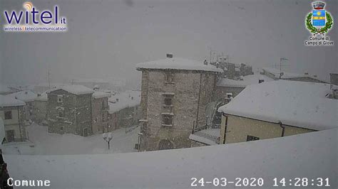 Forti Nevicate In Appennino Bufera Di Neve A Campo Imperatore E Campo