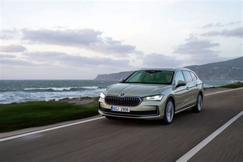 El nuevo Škoda Superb Combi familiar más espacio confort eficiencia