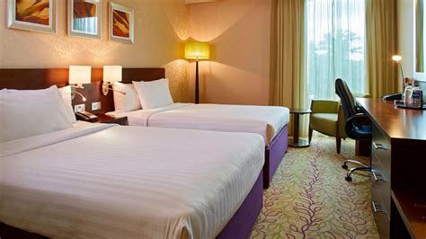 Hotel near London Gatwick Airport (LGW) | Courtyard London Gatwick Airport