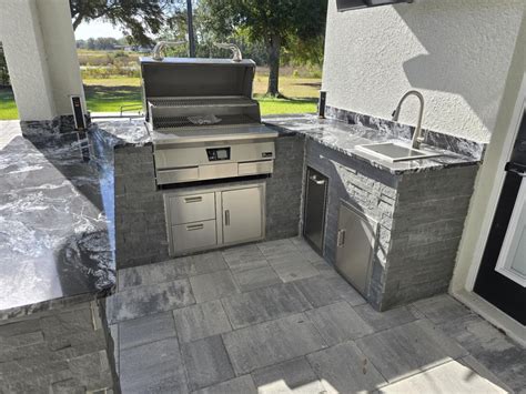 Corner - Join us tonight with DJ Stream in the mix! Food menu available