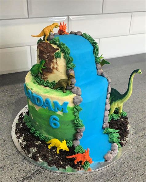 25 Amazing Dinosaur Cake Ideas Blitsy