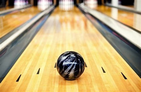 How To Curve A Bowling Ball Spin Or Hook Bowling Knowledge