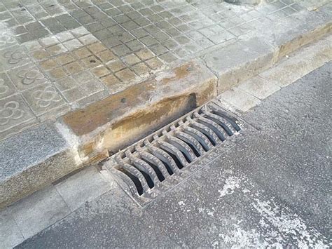 How Do Drainage Grates Work?