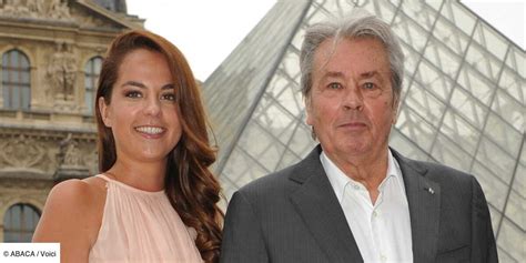 Partner in crime Anouchka Delon partage un selfie avec son père