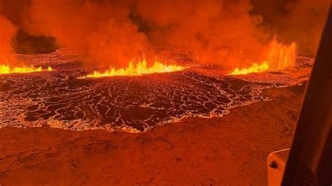 Iceland volcano eruption: Tourists can't resist ‘spectacular natural ...