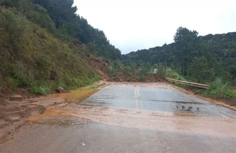 Deslizamento de terra interdita rodovia que liga São Joaquim e Urubici