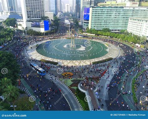 Top View Of Car Free Day At The Hotel Indonesia Roundabout Central