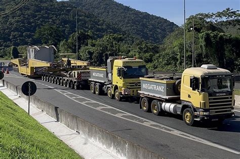 Carreta de 80 metros e 400 toneladas vai impactar tráfego no Paraná e