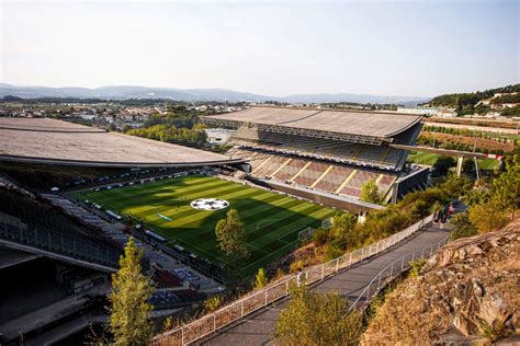 How they carved SC Braga’s stadium into a granite hillside : r/soccer