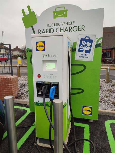 Lidl Castleford Park Rd Castleford Wf Rs United Kingdom Ev