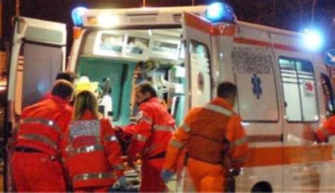 Incidente Mortale A Roma Enne In Monopattino Travolto E Ucciso