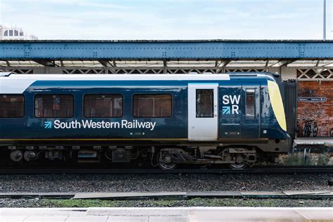 Only Travel If Necessary On Christmas Eve Say South Western Railway