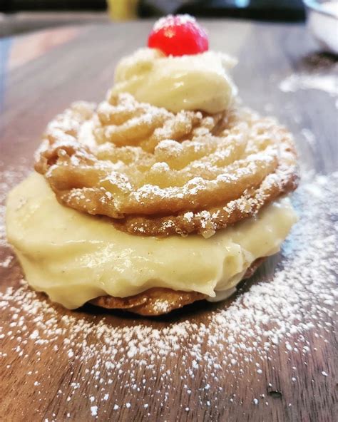 Authentic Italian Pastries And Cookies At Chicolis Cannolis