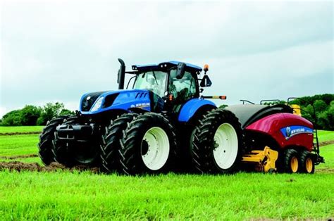 New Holland T7 315 Tractor Wins Machine Of The Year 2016 Title At