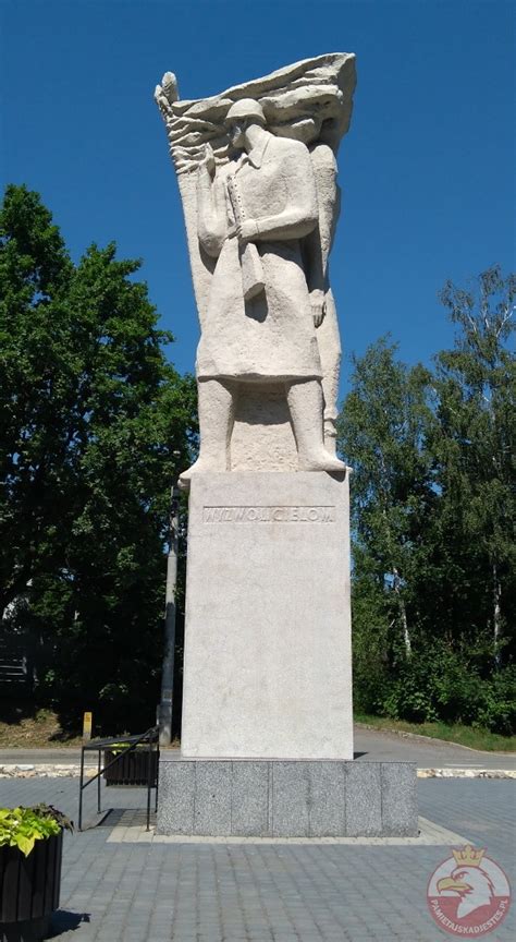 Pomnik Po Wi Cony Bohaterom Walk O Wyzwolenie Spo Eczne I Narodowe W