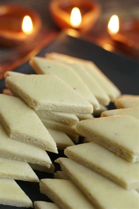 Kaju Katli Recipe Kaju Ki Barfi Kaise Banti Hai Special Sweets