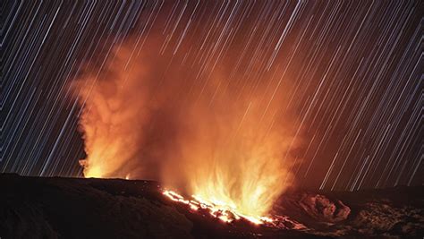 Volcan Quand La Lave Prend Des Allures De Flammes Et Que Les Toiles