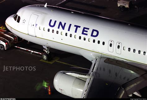 N487UA Airbus A320 232 United Airlines Iván Cabrero JetPhotos