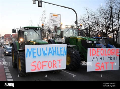 B Blingen Bundeslandwirtschaftsminister Cem Oezdemir Zu Gast