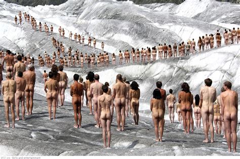 Thousands Of Naked Bums Of Spencer Tunick