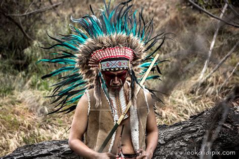 The meaning of a Native American headdress – Indian Headdress - Novum Crafts