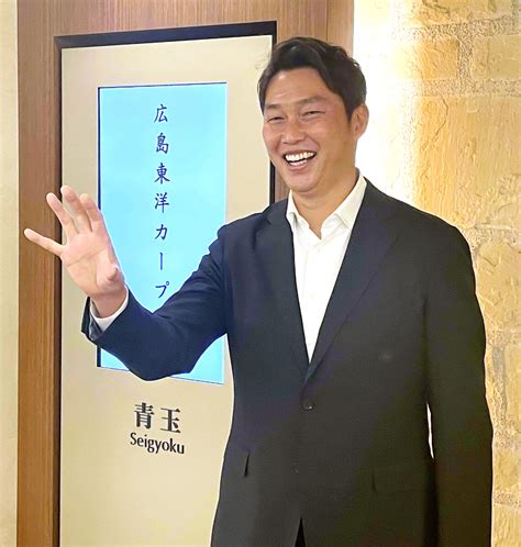 【ドラフト】広島・新井貴浩監督「会えるの楽しみにしとるよ」苫小牧中央・斉藤優汰の一本釣り成功 スポーツ報知