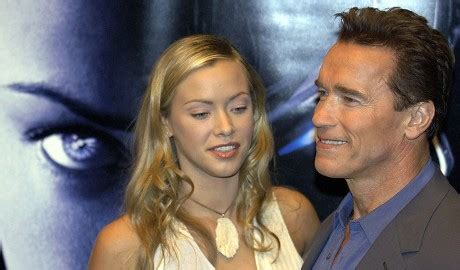 Die Schauspieler Arnold Schwarzenegger Und Kristanna Editorial Stock ...