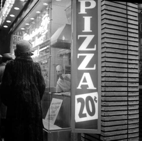 20 Intimate Black And White Photos Capture Pizza Makers Through A New