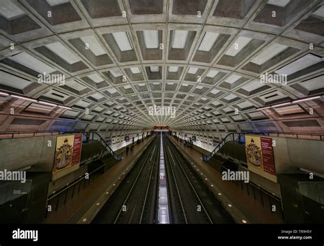 Tunnel Architecture Hi Res Stock Photography And Images Alamy