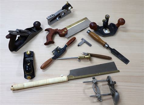 beginner woodworking introduction  hand power tools  rob