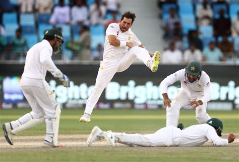 worst pakistani bowling attacks  visit australia   test series
